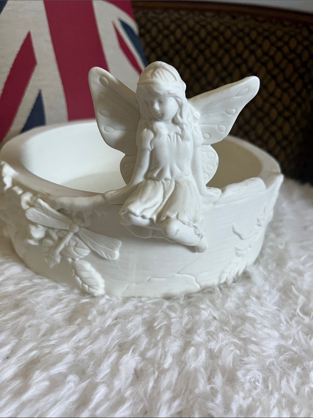 Partylite White Ceramic Fairy Trinket Dish with Dragonfly Detail inVGC
